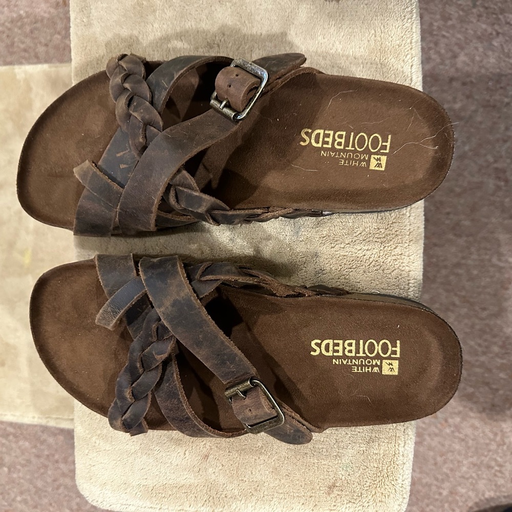 White Mountain Footbed sandals, brown, size 7